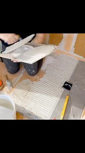 Envelope shower base process for this 3’x5’ base with corner bench . . ➡️ Follow @dj.tiling for more ⬅️ . . . . . . . . . . . . . . . . . #construction #diy #bathroom #tips #tutorial #king #tiling #work #design #tips #reelitfeelit #reel #instagood #home #fun #followformore #tools #fyp #beautiful #howto #home #trending #trend #ootd #viral #renovation | DJ.Tiling
