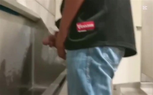 Otra compilación espiados en el orinal 2