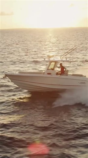 Experience offshore confidence and comfort - all standard in the 280 Outrage. | Boston Whaler, Inc. - Global