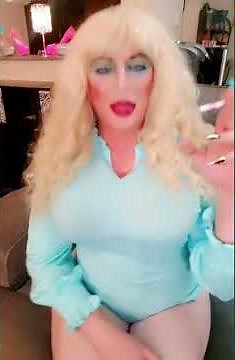 sexy lipstick smoking bouncing #trans #makeup #smoke
