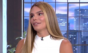 בל אגם חושפת קשר עם דמות מוכרת: "הוא מחזר וזה מדהים"