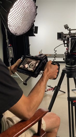 The SHAPE Monitor Cage with Handles has comfortable padded straps on the right and left side wooden handles, a Canadian maple wooden finger grip, and a lever on each handle arm for quick adjustments to the angle and position of the handgrips. | SHAPE