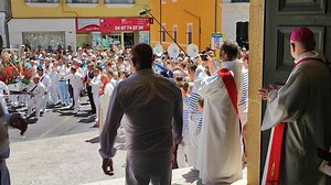 La statue de Saint-Pierre a fait son entrée dans la chapelle des Pénitents ! Un grand moment d'émotion, devant une foule nombreuse ! | Ville de Sète
