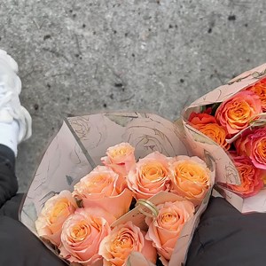 2.3K views · 19 reactions | Bloom into savings this National Flower Day!  Get a 1-800-Flowers gift card from Gift Card Granny and enjoy $2.50 cash back!  Surprise someone special (or treat yourself!) with fresh, beautiful blooms. ✨ https://bit.ly/3DPVEIK #NationalFlowerDay #GiftCardGranny #CashBack #FlowerPower | Gift Card Granny | Facebook