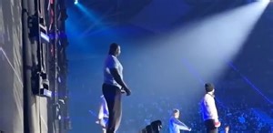 MMA – Combat contre Pudzianowski: L’entrée spectaculaire de Bombardier (vidéo)