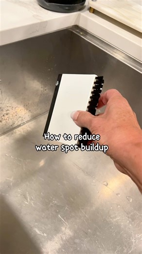 54K views · 579 reactions | Cleaning Hack! Reduce nasty water spots on your kitchen sink for good! Try this diy spray cleaner (in comments), squeegee excess water, and always buff dry after each use. You will thank me 﫶. #cleaning #cleaninghacks #cleanhome #diycleaner #chemicalfreecleaning | A Life Better Organized | Facebook