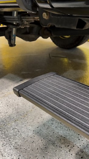 Installed some AMP Research PowerSteps ⚡ on this 6.7L yesterday. Video coming soon 👀 | XDP