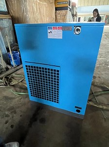 [Hot Item] Customized Factory Price Electric Energy Saving Rotary Screw Air Compressor for Sandblasting Machine