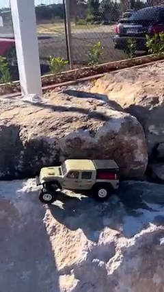 Reuben Dmw wheeling the RC Jeep on the 'Mini Moab' at DMW HQ! 👏 | DMW