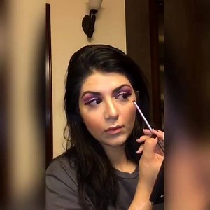 Tutorial- Cut crease using the Huda Beauty Desert Dusk Palette. Can’t get enough of this palette 🙈 For more follow me on Instagram ↪️@makeupbyfatimasaad . Let me know what you think! 💋 . . . 💜Eyes: Hudabeauty Deser Dusk Palette. I Used “Amethyst” on the crease and “Angelic”, “Twilight” on the eyelid and “Eden” under the Brow. 💜 Rimmel London exaggerate pencil-black for the waterline 💜Brows: ZHOOSH brow pomade 💜Lashes: Conatural - Allure 💜Concealer/Contour/Highlight: L.A. Girl Cosmetics Pr