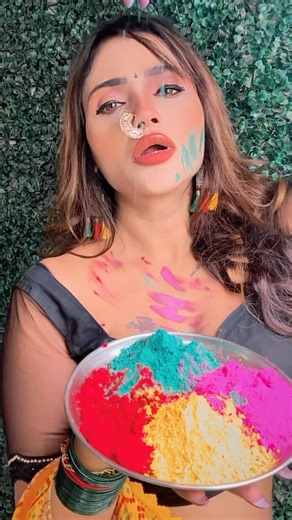 Jinnie Jaaz on Instagram: "Last Holi reel of 2025 #festival #holi #holireels #holi2025 #rangbarse"