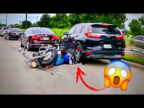 😱ACCIDENT! A CAR DRIVE RUNS OVER THE MOTORCYCLE RIDER'S HEAD! + Road Rage, Police and Fun