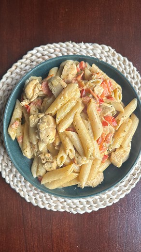 570K views · 28 reactions | MACARRONES CON POLLO EN SALSA CREMOSA DE...