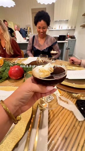 This vibe for your next girls’ dinner at home with a private chef experience ✨🍸🕯️ Save for later in Charleston, SC ➪ Dine Local @chef_raisingrose ➪ Libations @pouradvice_ ➪ Table Setting @thesocialsettingchs ➪ Stay Local @charleecharleston x @yourpadcharleston Five-star hosting experience curated by @eatdrinkplaycharleston 🥂 Special preview of our Friendsgiving menu for inspo by Chef Anna Choiniere (10/10)! ✨ SALAD ✨ Acorn squash, mixed greens, candied pecans, goat cheese, cranberry balsamic 