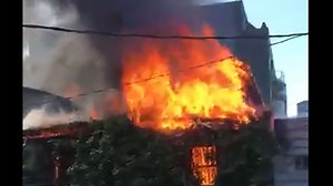 Crews respond to fire in building along Seattle's University Way