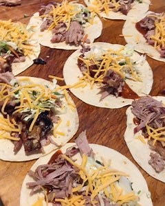 BBQ Taco Tuesday at Arkin’s! 🌮 Get our pulled pork tacos or chopped brisket tacos today! | Arkins Sweet bbq pit