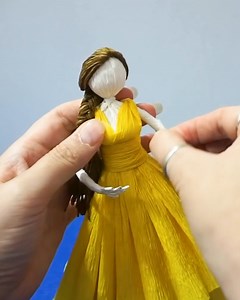 Crepe paper doll in yellow dress💛 | Makeup Kimi