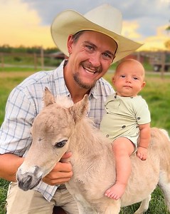 Breck stops crying when he gets to ride his pony! Bridgette gets a toothy “kiss” from Lefty…& our little cowboy rides off into the sunset at the END! 🤠 | Plant Based Gabriel