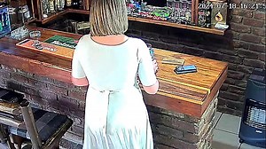 Ho beccato mia moglie a tradirmi davanti alla telecamera