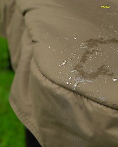 Benchmark Ultra-Series Systems – jouw ultieme keuze voor ongeëveenaard comfort aan de waterkant! ✅ ✅ TLS Lumbar ontwerp voor een plat en stevig matras. ✅ CNC gefreesde aluminium scharnieren voor een ultra-sterk plat frame. ✅ Verbeterd LevelTech poten systeem. ✅ Dual-layer omkeerbaar 5-season donsdeken, aan te passen aan alle seizoenen. ✅ Bovenzijde van 20.000mm waterproof EX materiaal. ✅ Interne en externe tochtflappen voor warmtebehoud. De range: ✅ Benchmark Ultra - Standard (B80cm x L200cm x H