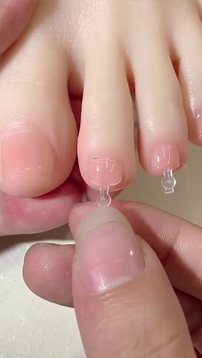 🙋‍♀️How to get a perfect toenail shape? All you need are toenail tips and nail tips adhesive gel！#nails #nailart #nails#naildesigns #nailinspo #nails2inspire #naildesign #nailpolish #cateyenails #nailsupplies #polygelnails #polygel #polygelextensions #nailsoftheday | Vettsy