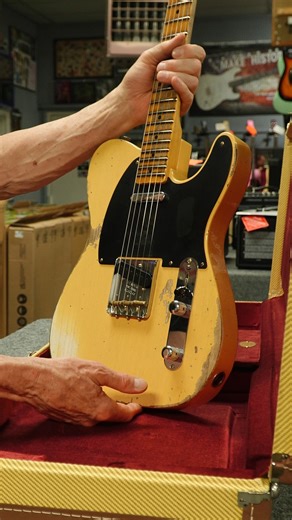 Bizarre Guitar on Instagram: "🎸✨ A true piece of Fender history — the 1951 Nocaster Reissue in classic Nocaster Blonde! This model pays homage to a legendary moment in guitar history. In late 1950, Fender was forced to drop the Broadcaster name due to a trademark conflict with Gretsch drums. For about six months, Fender shipped guitars with the decal clipped — making them true “No-Casters” — before officially debuting the Telecaster in 1952. ⚡ Features: Hand-wound pickups for authentic vintage 