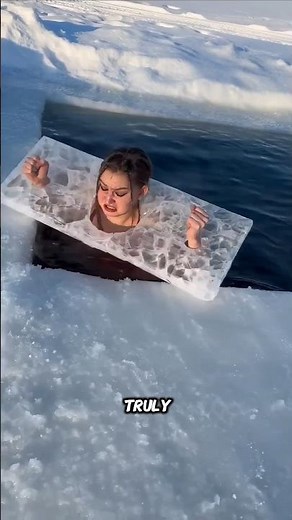 Chilly Girl and Her Elegant Big Sisteror🥺