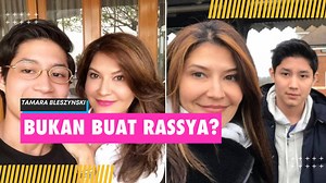 Baru-baru ini Tamara Bleszynski buat khawatir netizen. Pasalnya, aktris berdarah Sunda-Polandia ini unggah foto dengan caption tentang ibu. Caption tersebut seperti sebuah pesan untuk anaknya agar tidak melupakannya meski kini ia bukan siapa-siapa. Netizen pun ramai menduga bahwa hubungannya dengan sang anak, Teukur Rassya, sedang tidak baik-baik saja. Namun, dugaan ini langsung dibantah oleh Rassya. Lewat unggahan di Instagram Story, Rassya ungkap bahwa sang ibunda memberi tahu dirinya bahwa ca