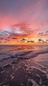 #SiestaKey vacations demand sunset views!  Head to Sunset Point at the northern tip of Siesta Key Beach for tranquility and gorgeous, colorful skies. Soak in the natural splendor as you arrive early, claim your spot in the sand, and savor an evening picnic while the sun paints the sky. #sklrp  @annsundip on IG | Siesta Key Luxury Rental Properties | Facebook