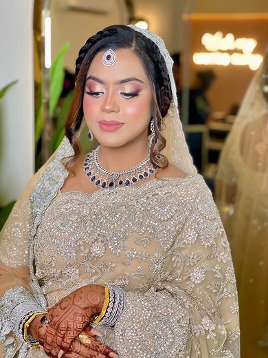A look that exudes simplicity and elegance! ✨A flawless matte base with rosy pink cheeks to complete the shimmery eye look. Makeup: Aneeka Bushra #splendorbyab #splendorbride #weddingbride #bridetransformation #bridemakeup #weddingmakeupbd #bridallookbd #weddingmakeupartist #bridalgoals #weddingvibes #bridal #bridemakeuplook #bridalmakeuplook #bangladeshibrides | Splendor by Aneeka Bushra