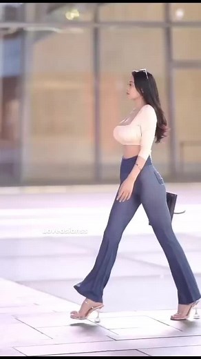 Beautiful Chinese Street Fashion Models Walking in Public