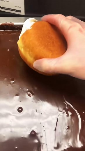 Tag someone who would love this donut😋🍩 (via Doughnut Company) #c #donut #donutshop #hostesscupcake #donutlover #donuts | asfbjkfvhdc