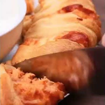 Cheesy Buffalo Chicken Ring