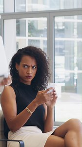 ¿Sabías que el enojo no solo afecta tu estado de ánimo, sino que también puede enfermar tu cuerpo y tu alma? ✨💙 El enojo es una chispa que puede convertirse en incendio si no lo gestionamos. 🌬️✨ Transforma el enojo en aprendizaje, en fortaleza, en paz interior. Al soltarlo, dejas espacio para la serenidad y el amor. 🌿🤍 👉 En el Hospital Holístico Energía y Vida, estamos aquí para ayudarte a gestionar tus emociones y recuperar tu bienestar. 🌱✨ @fans destacados | Hospital Holístico de Sanació