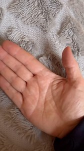 17 reactions |  Feeling hormonal? Try this simple hand reflexology...