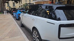 100 reactions | ‍❄️White Range rover or blue Ferrari F12 TdF Tailro Made? ❓✅ #rangerover #ferrari #f12tdf #ferrarif12 #ferrarif12tdf #ferrarif12berlinetta #rangerover #rangeroverwhite #rangeroverlife #luxury #RR #white #whiteparty | GTBOARD.com | Facebook