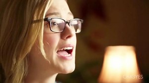 lee demonstrates how she masterbates