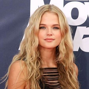 Gabriella Wilde Bio - Aféra, vydatá, manželka, plat, čistá hodnota, kariéra, vek, wiki, filmy, televízne programy - Životopis
