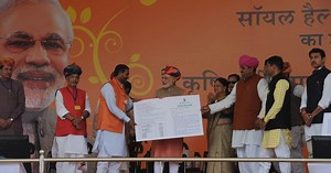 प्रधानमंत्री ने मृदा स्‍वास्‍थ्‍य कार्ड योजना का शुभांरभ किया राजस्‍थान के सूरतगढ़ में प्रधानमंत्री ने कृषि कर्मण पुरस्‍कार दिए