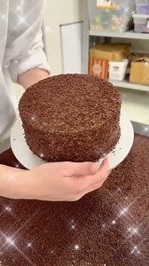 638K views · 1.6K reactions | pastel decorado con chispas dulces de chocolate #chocolate #cake #birthday #cakedesign #pastel | La pastelería soñada | Facebook