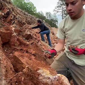 20K views · 1.1K reactions | The digging continues in Arkansas at Fisher Mtn by Avant Mining LLC | The Crystal Collector | Facebook