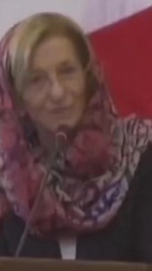 51K views · 20K reactions | Due modi diversi di stare sulla scena...