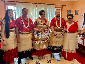 Kimberley Joan Cox and family lovingly adorned with traditional “ta’ovala” and “kahoa kakala”: handwoven fine mats and floral garlands; clothing of the Kingdom of Tonga in preparation for her engagement to Sione Kumiatu Puna. Sydney, Australia. 30.01.2021 | Tonga Vision
