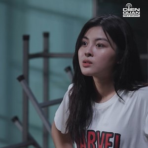 Oan gia ngõ hẹp là đây😣 ------- ⏰ Cô Teen Trừ Tà – Phát sóng lúc 20:00 Thứ 7 hằng tuần từ ngày 13/08/2022 trên kênh YouTube Lại Đây Coi Phim. #dienquannetwork #dienquanfilm #dqf #coteentruta #colormanfashion #dumi #luonghuy #phimhocduong | DIEN QUAN Film