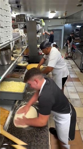 Fastest Pizza Making 🍕