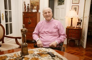 BATA DOBIJA LEGAT U KINOTECI: Svečano obeležavanje 90 godina od rođenja slavnog glumca VELIMIRA ŽIVOJINOVIĆA