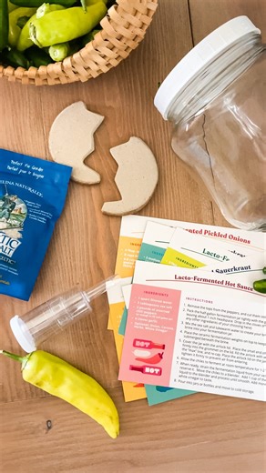 🌶️ Spice up your life with homemade lactofermented hot sauce! 🌶️ Our Fermented Vegetable Kit makes it a breeze. Whether you’re a hot sauce enthusiast or just looking to add some zing to your dishes, this recipe has got you covered. 😉 It’s all about simplicity and flavor, and the probiotic goodness doesn’t hurt either. 🔥🥕 🎥: @my.whole.homestead #culturesforhealth #fermentation #detox #diy #guthealing #guthealingfood #healthylifestyle #probiotics #handmade #homemade #health #healthy #healthy