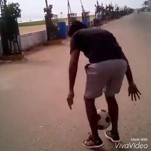 Something fresh from today's training.. #prsoccerart #soccerart #pradeepramesh #pradeeprameshfreestyle #trainingclips #fslife #Footballfreestyleforcorporates #freestyleindia #iamafreestyler | Pradeep Ramesh