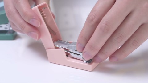 Mini Stapler, 20 Sheet Office Desktop Stapler with 640 Standard Staples and A Staple Remover, White