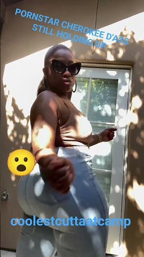 PORNSTAR CHEROKEE D'ASS STILL HOLDING UP TRAFFIC